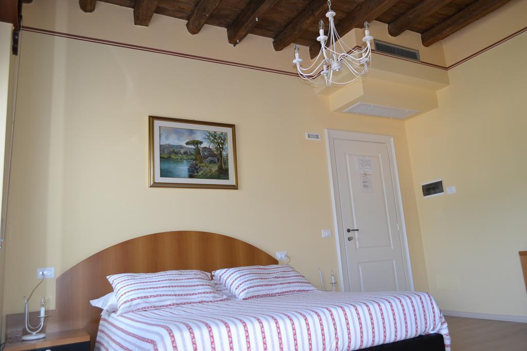 Locanda La Sosta Cavaion Veronese Zimmer foto